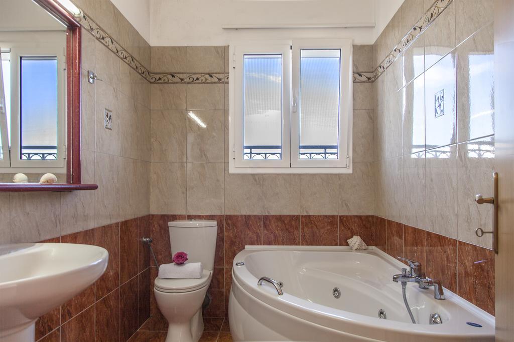 Apolpaina L Apartments Екстер'єр фото